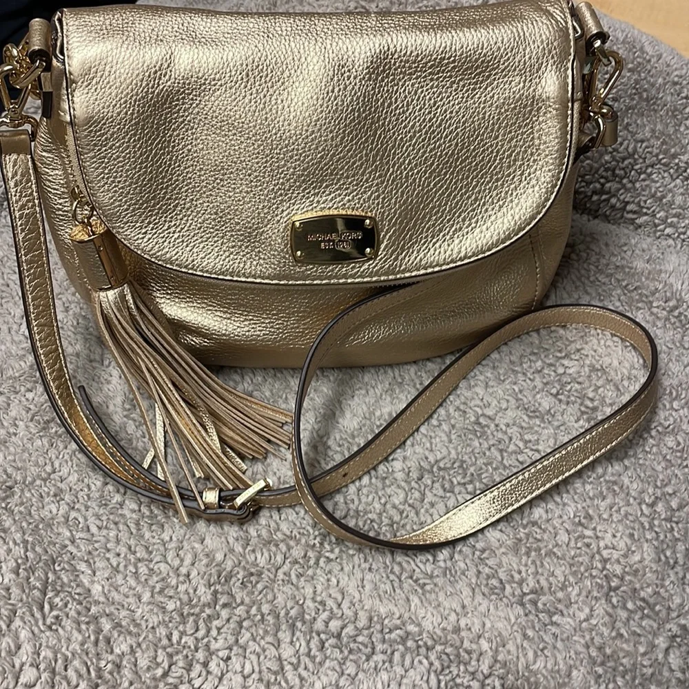 Michael Kors Gold leather medium purse. - Picture 2 of 7